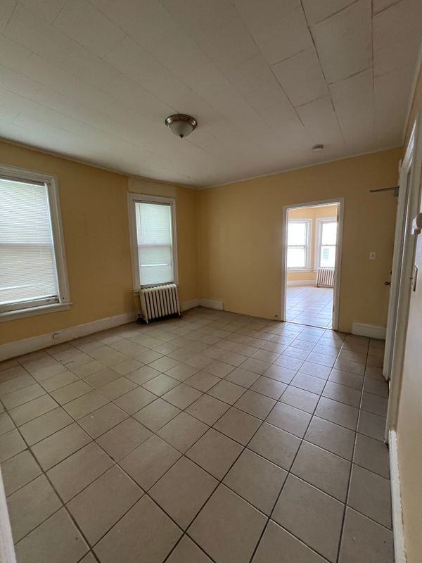 552 River St - Photo 6 of 9