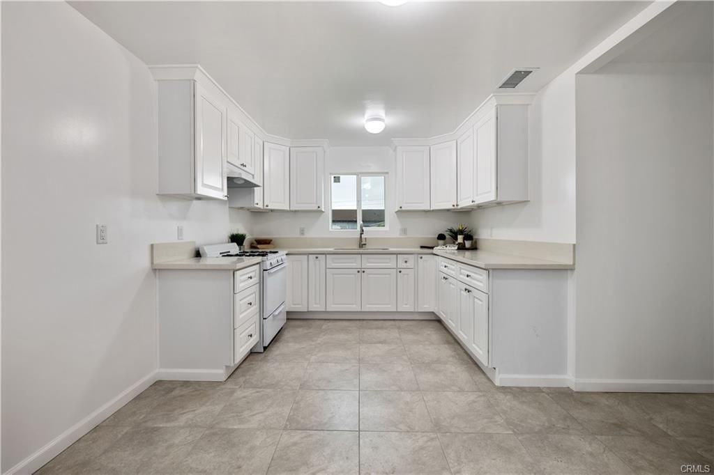527 W 119th St - Photo 6 of 17