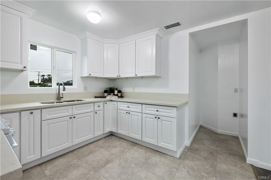 527 W 119th St - Photo 7 of 17