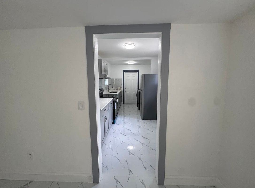 465 Martin Ave - Photo 6 of 17