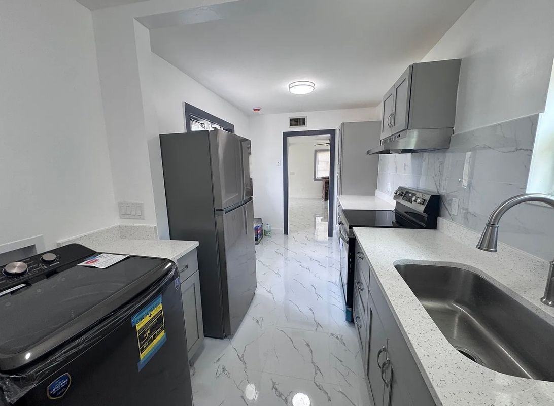 465 Martin Ave - Photo 7 of 17