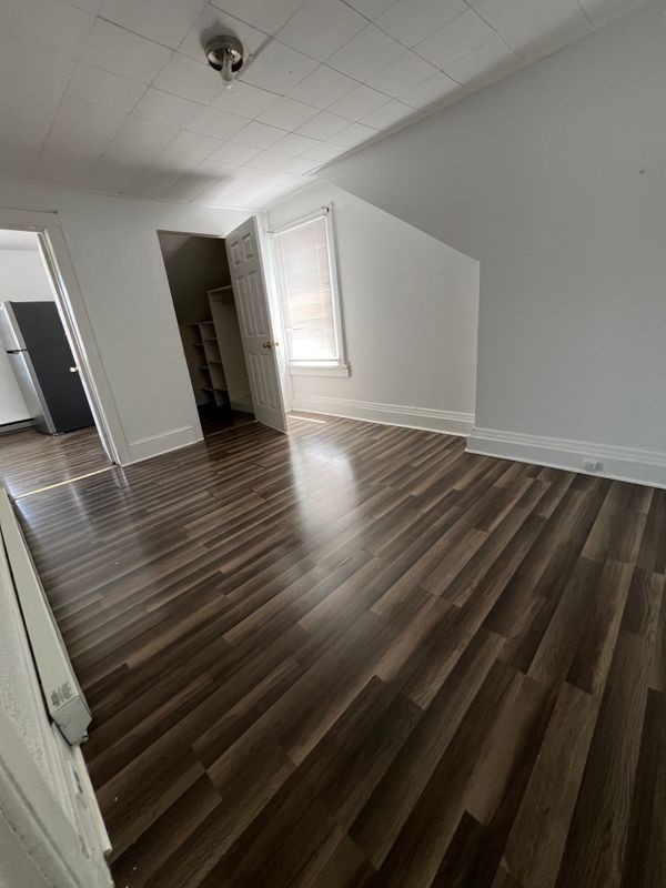 552 River St - Photo 5 of 8