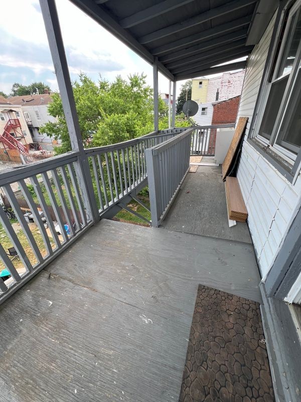 552 River St - Photo 7 of 8