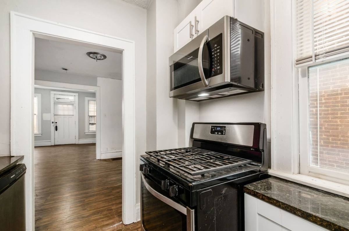 24 E 2nd Ave #4 - Photo 7 of 10