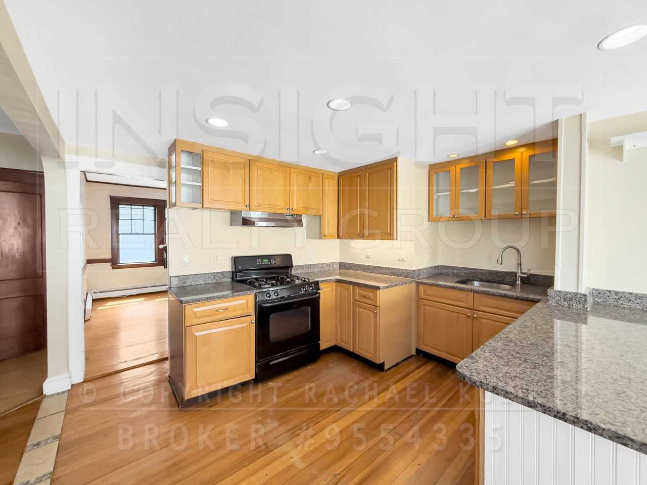 61 Moraine St - Photo 4 of 27