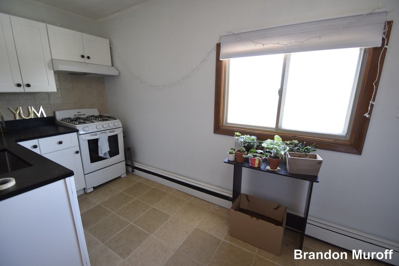 241 Highland Ave #3 - Photo 5 of 17