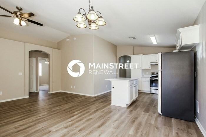 8815 W Manzanita Dr - Photo 3 of 16
