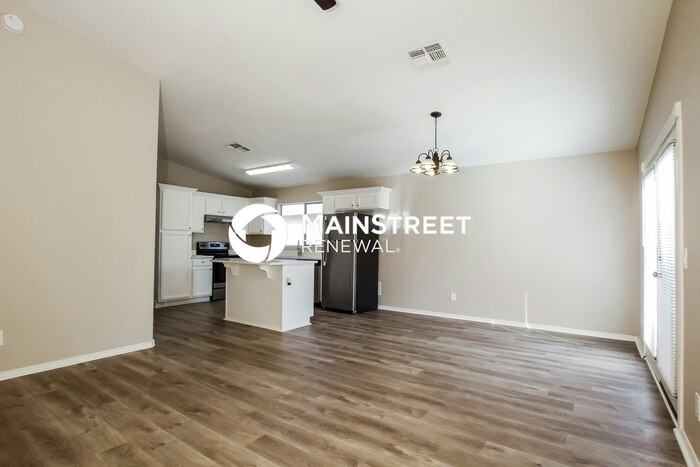 8815 W Manzanita Dr - Photo 4 of 16