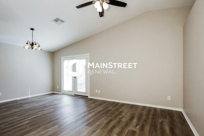 8815 W Manzanita Dr - Photo 5 of 16