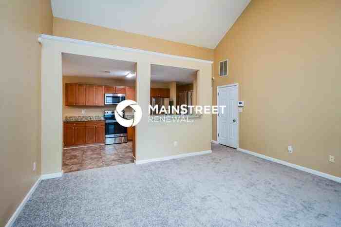 7206 Ravenwood Ln - Photo 3 of 16