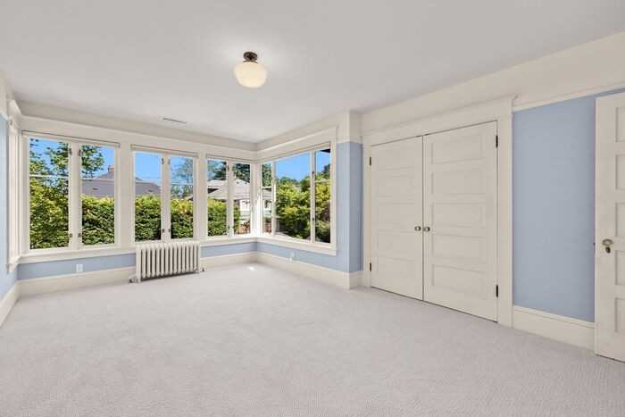 1020 15th Ave E - Photo 4 of 50
