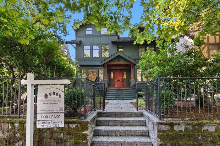 1020 15th Ave E - Photo 5 of 50