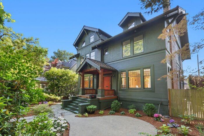 1020 15th Ave E - Photo 7 of 50