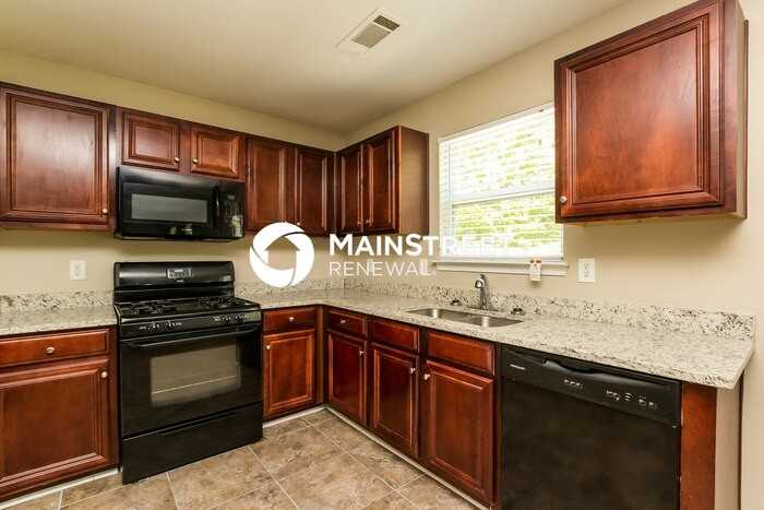 6233 Selborn Dr Sw - Photo 5 of 15
