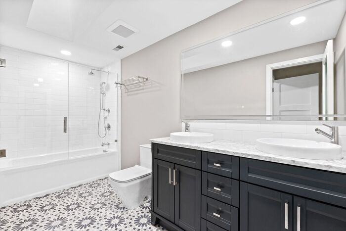 3610 130th Ave Ne - Photo 4 of 50