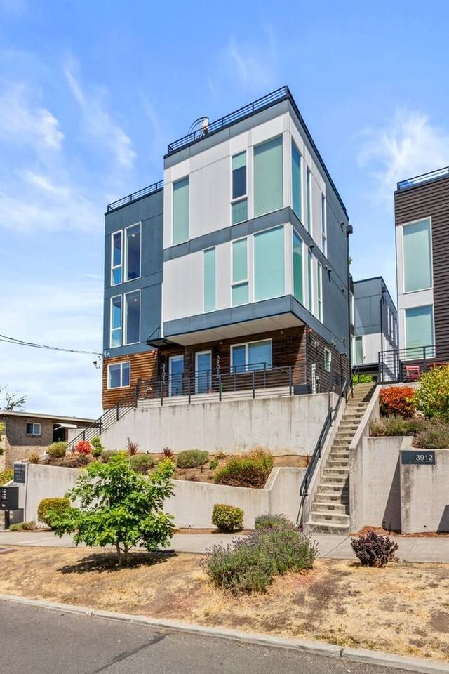 3908A S Hudson St - Photo 5 of 50