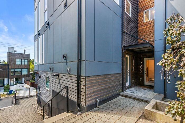 3908A S Hudson St - Photo 6 of 50