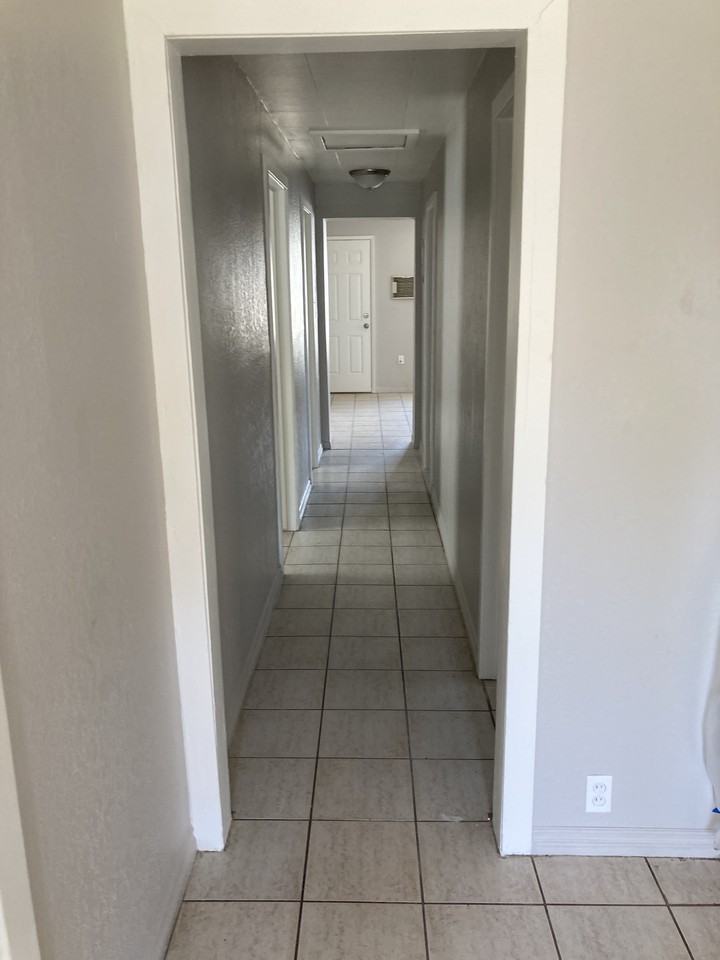 1107 W Hays St #NA - Photo 3 of 15