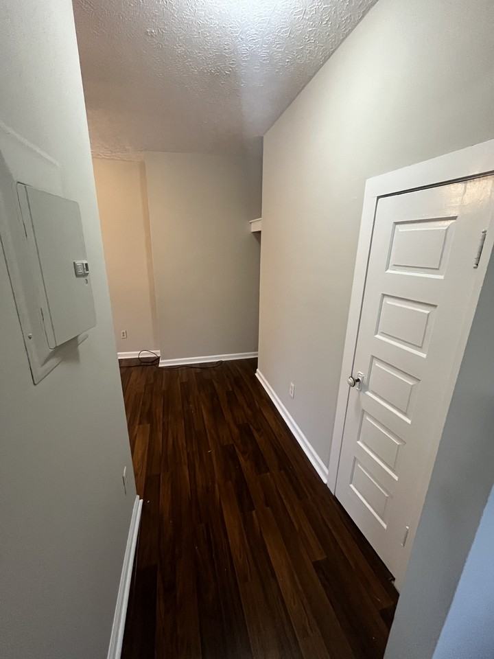 419 E 13th Ave #3 - Photo 4 of 8