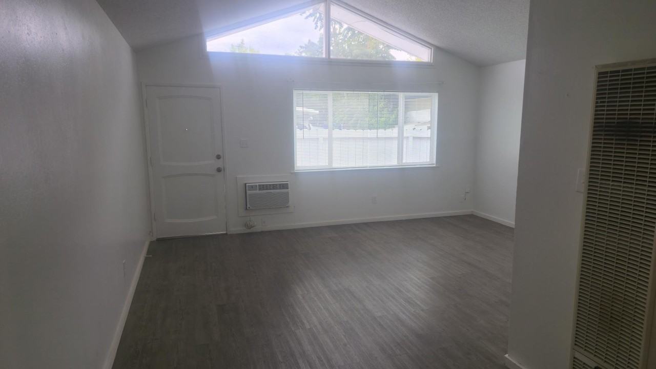 515 W 5th St #NA - Photo 4 of 14