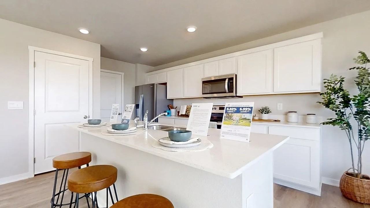 7804 N 169th St #7804 - Photo 5 of 18