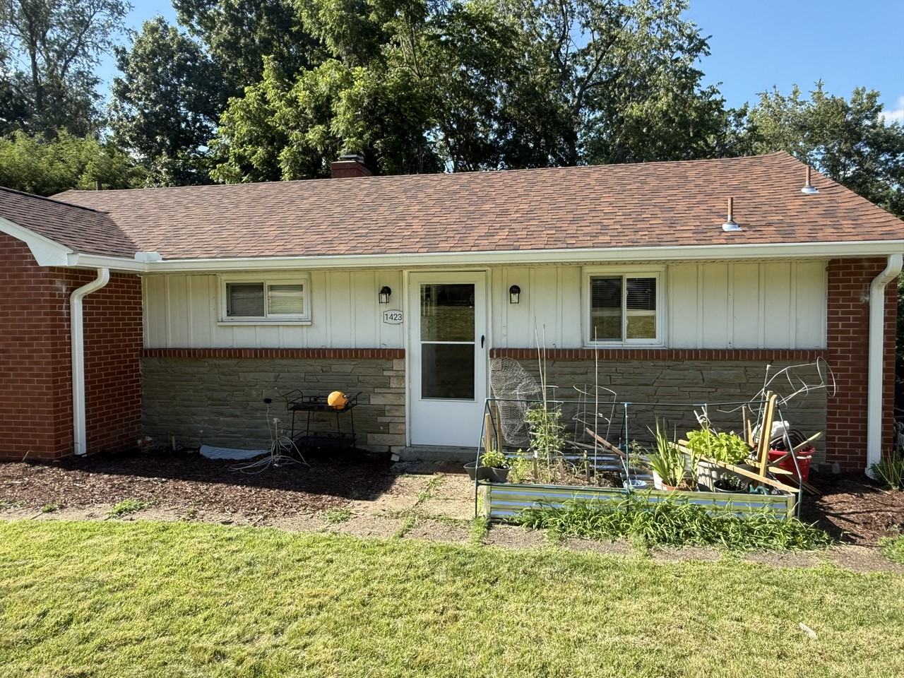 1423 Lakeside Dr #NA - Photo 2 of 25