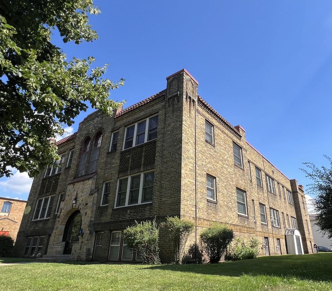 Charming Brick Historic Apartment in the Heart of Vibrant Hamline - Photo 3 of 22