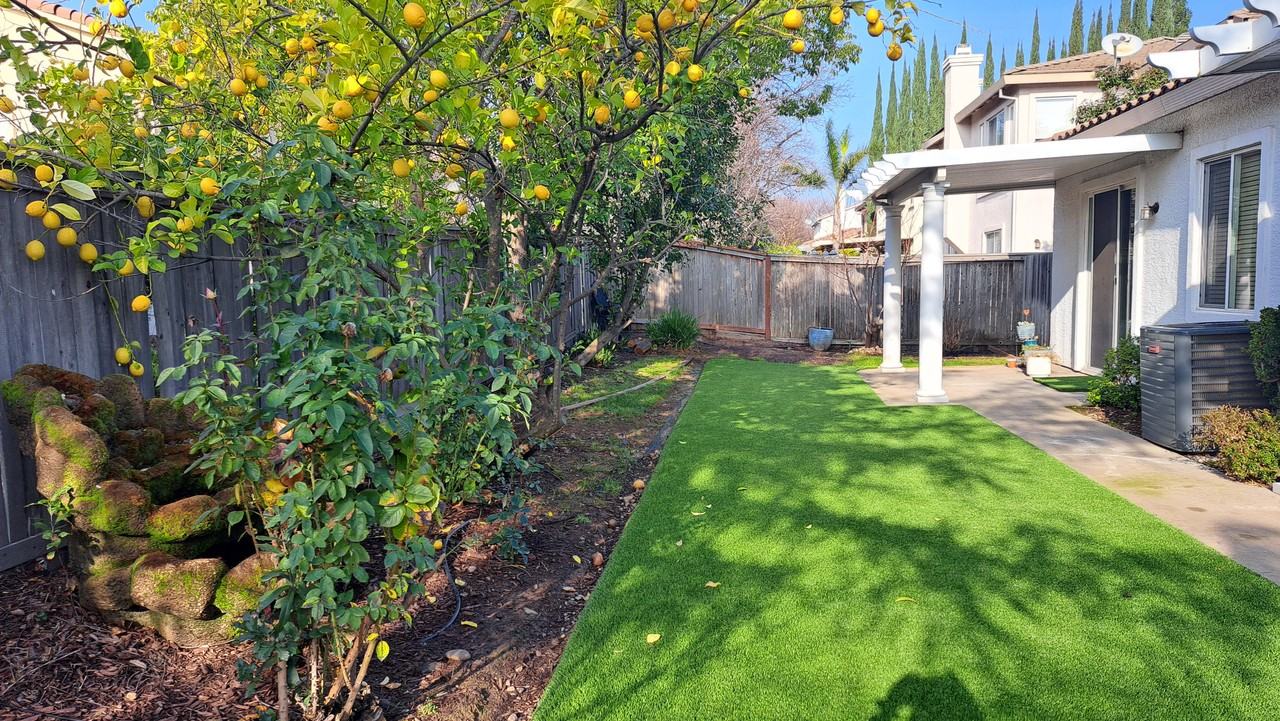1828 Heather Garden Ln #NA - Photo 4 of 33