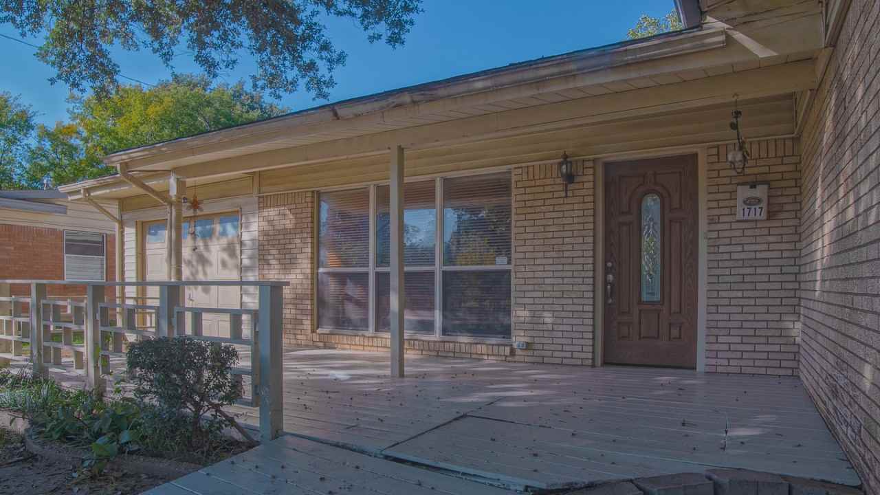 1717 Briarwood Ln #NA - Photo 2 of 9