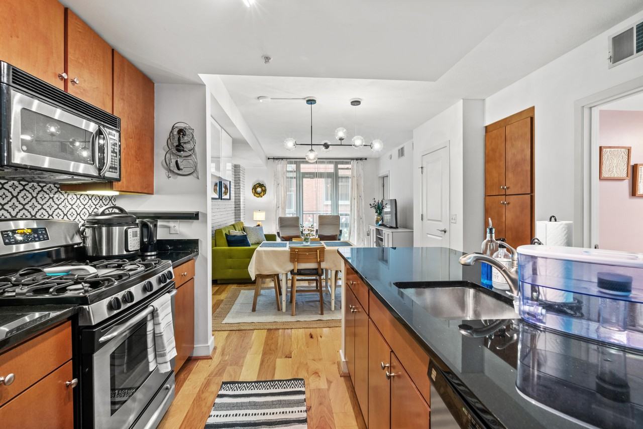 1117 10th St Nw #410 - Photo 3 of 36