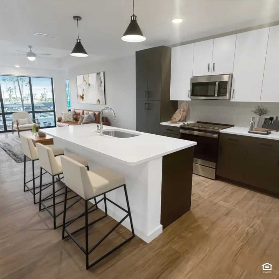 1252 E Madison St #2 - Photo 6 of 22