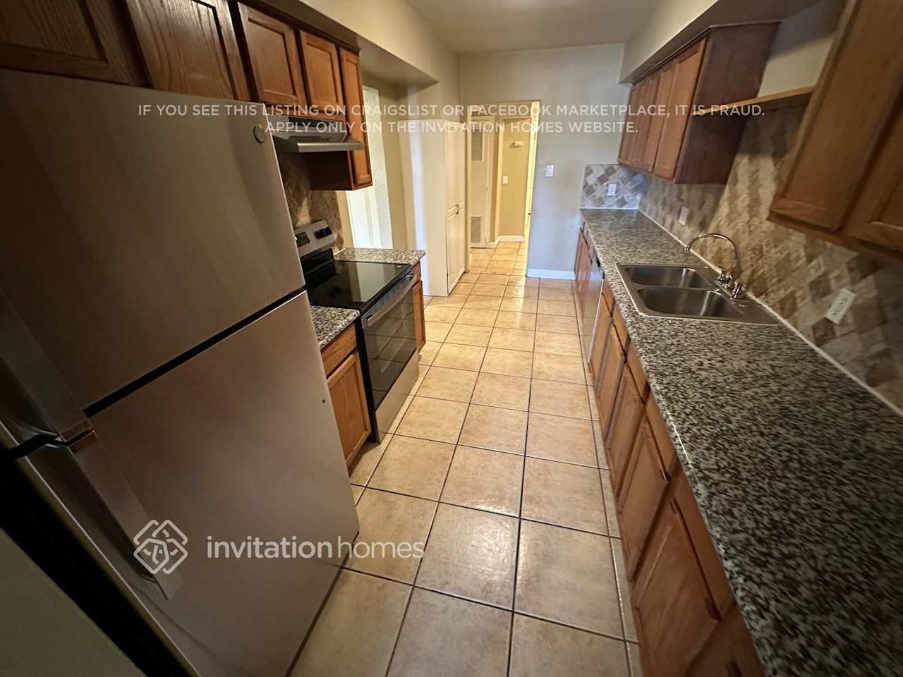 2747 N Greenfield Rd - Photo 7 of 14