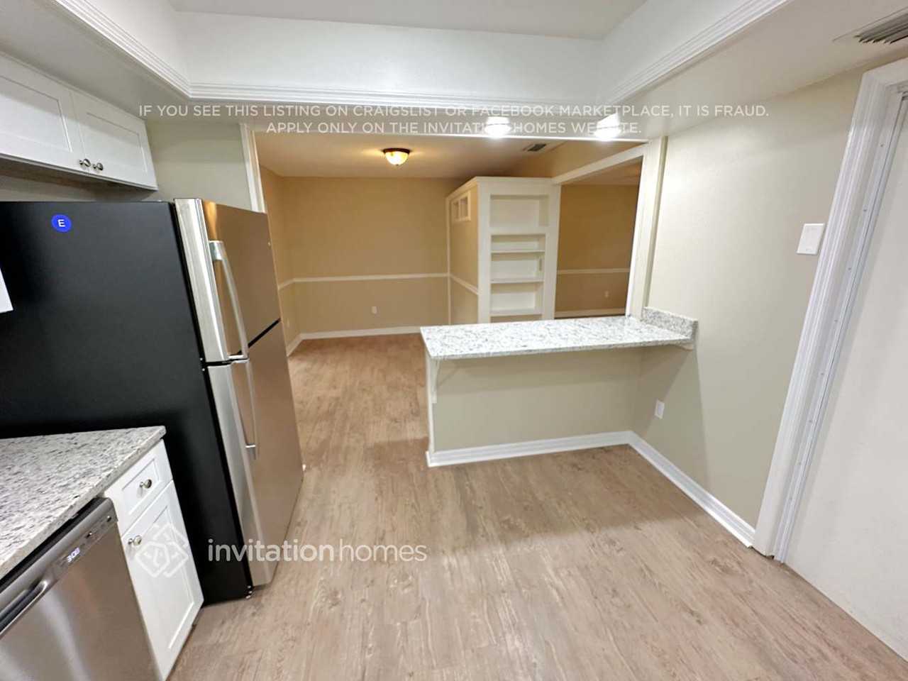 3816 Southview Dr - Photo 3 of 11
