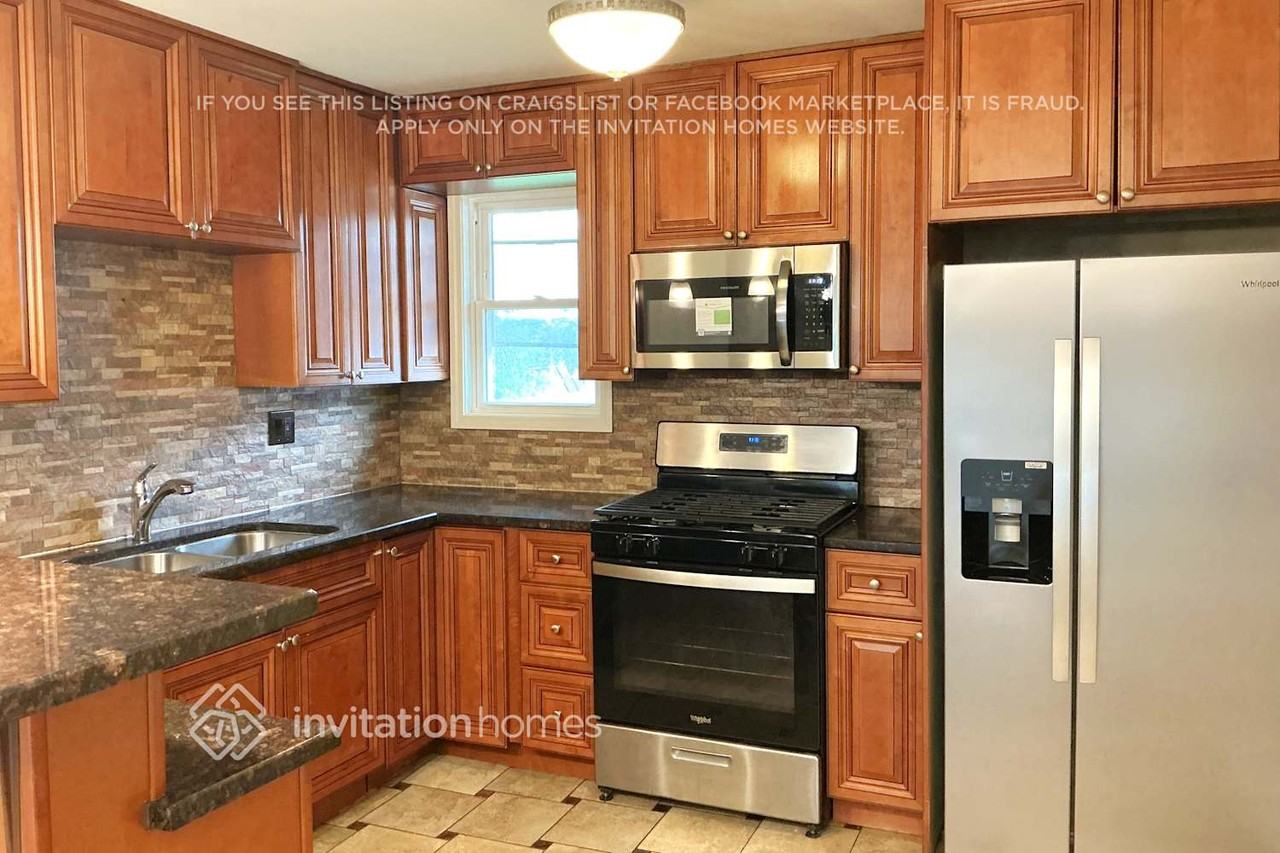 4331 Scott St - Photo 3 of 15