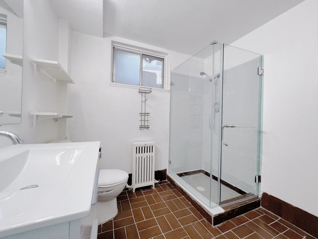1561 Wesbrook Crescent - Photo 5 of 8