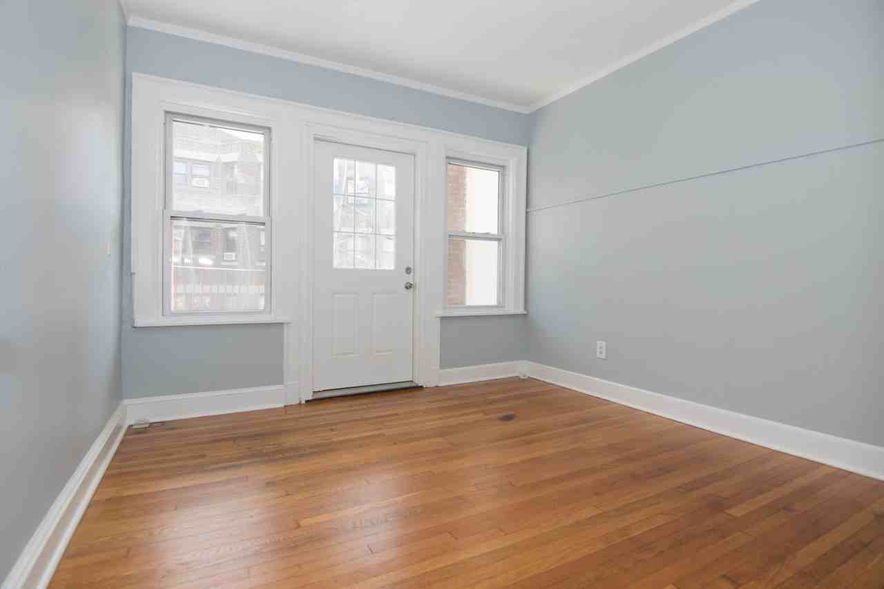 41 Boulevard Ter - Photo 4 of 16