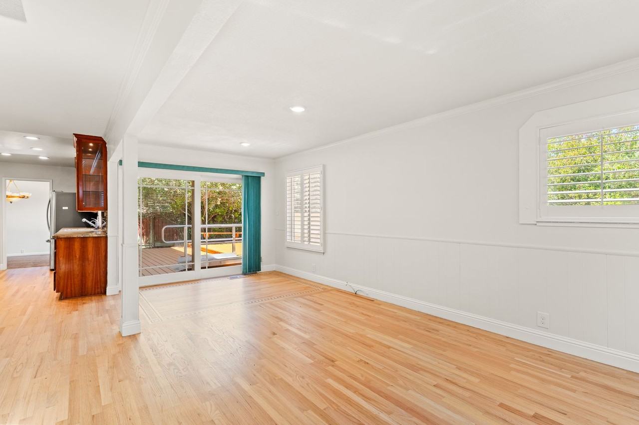 6923 Lassen St - Photo 5 of 31