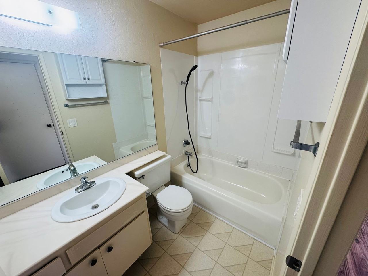 170 Ripley St - Photo 5 of 12