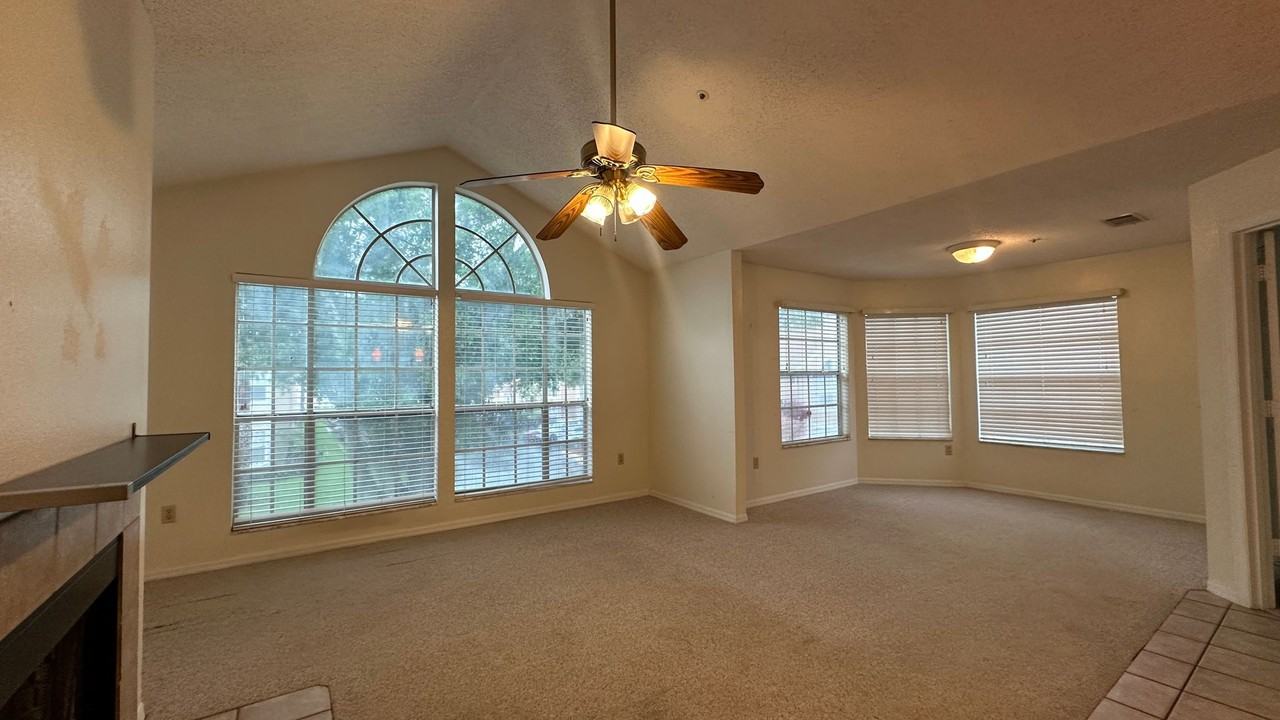 695 Youngstown Pkwy - Photo 3 of 30