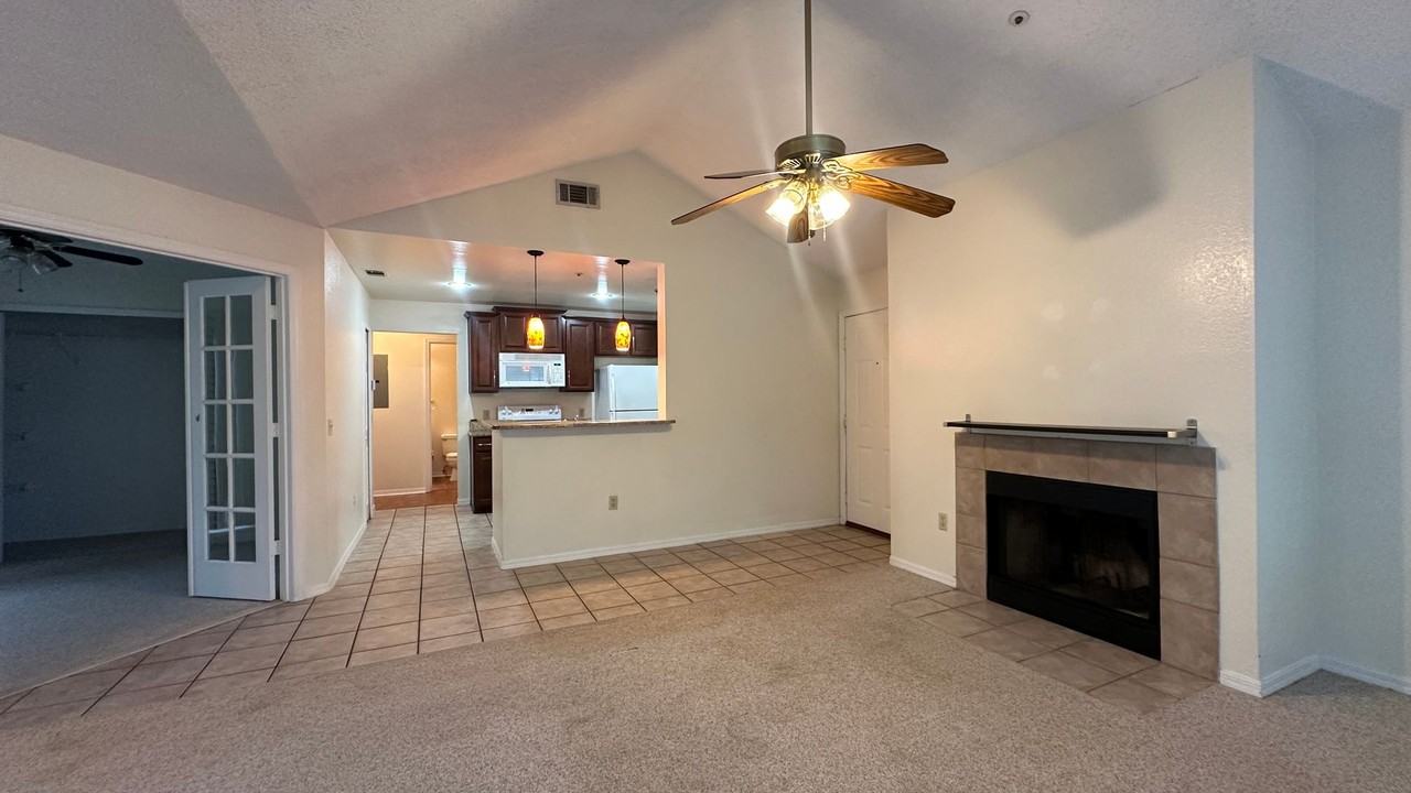 695 Youngstown Pkwy - Photo 4 of 30