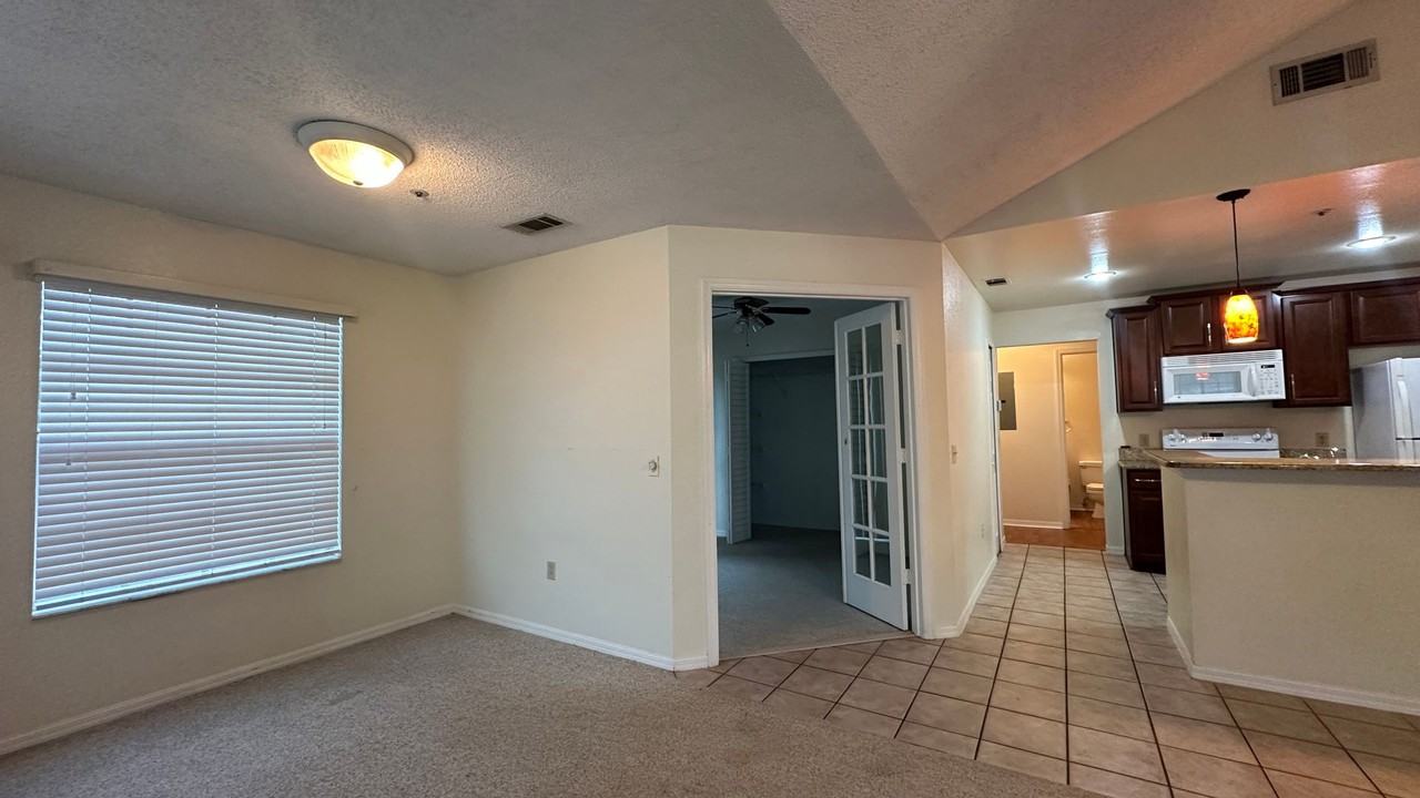 695 Youngstown Pkwy - Photo 5 of 30