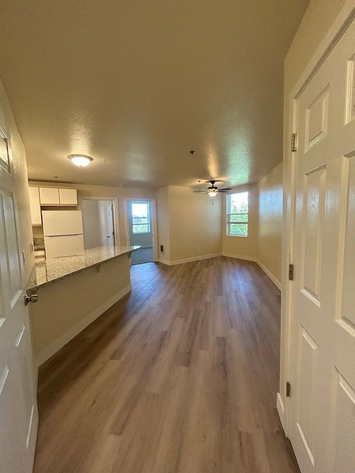 121 Nw 21st St #20 - Photo 3 of 12