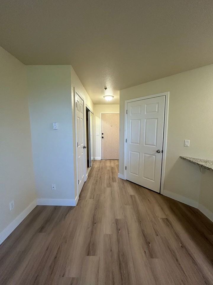121 Nw 21st St #20 - Photo 4 of 12