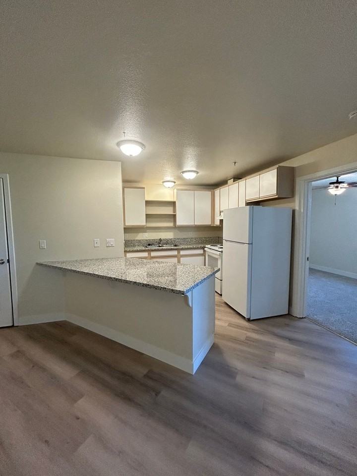 121 Nw 21st St #20 - Photo 5 of 12