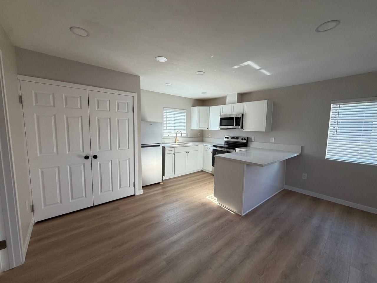 3592 Timothy Way - Photo 3 of 8
