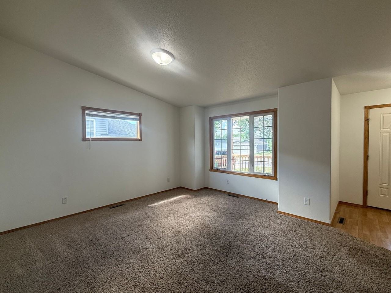 3029 Stonewall Dr - Photo 5 of 21