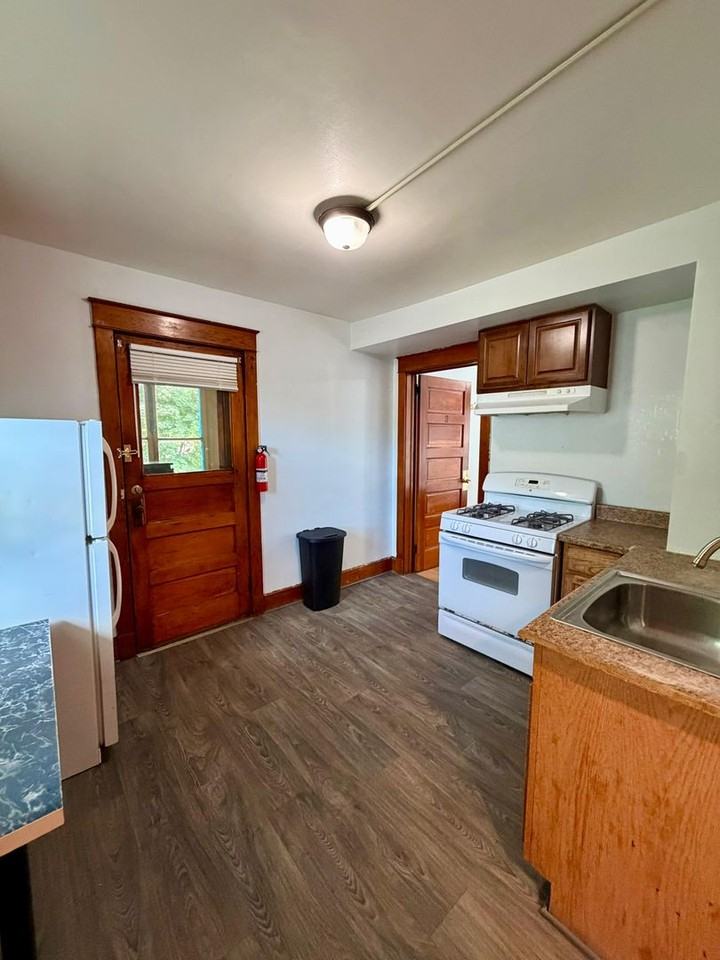 22 Mildred Ave - Photo 6 of 29