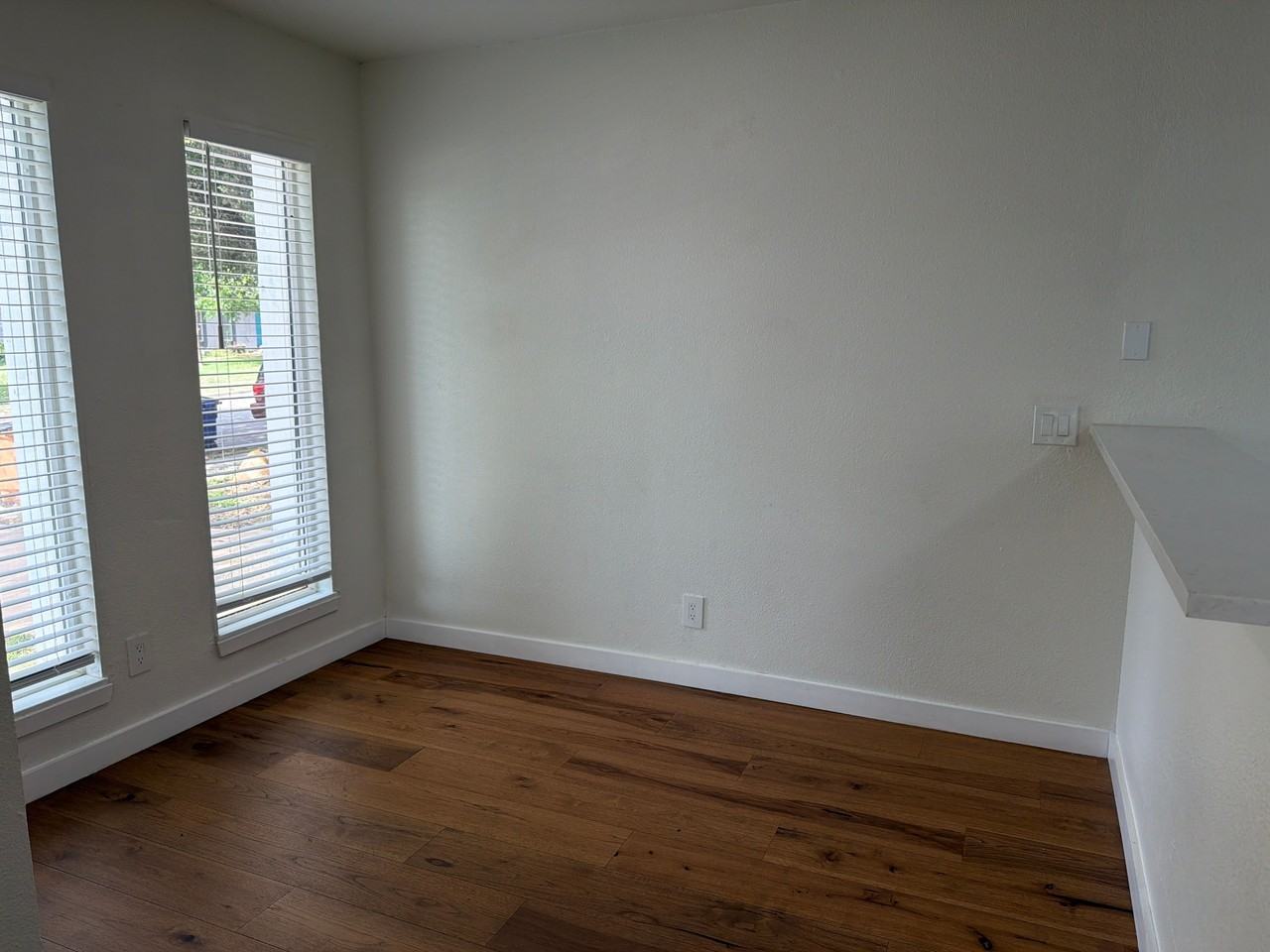 2518 Rockridge Dr - Photo 4 of 30