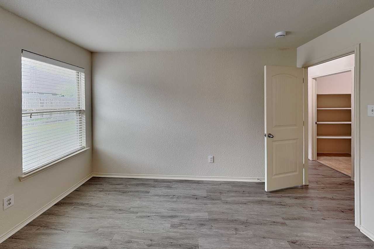7605 Lake Vista Way - Photo 7 of 16