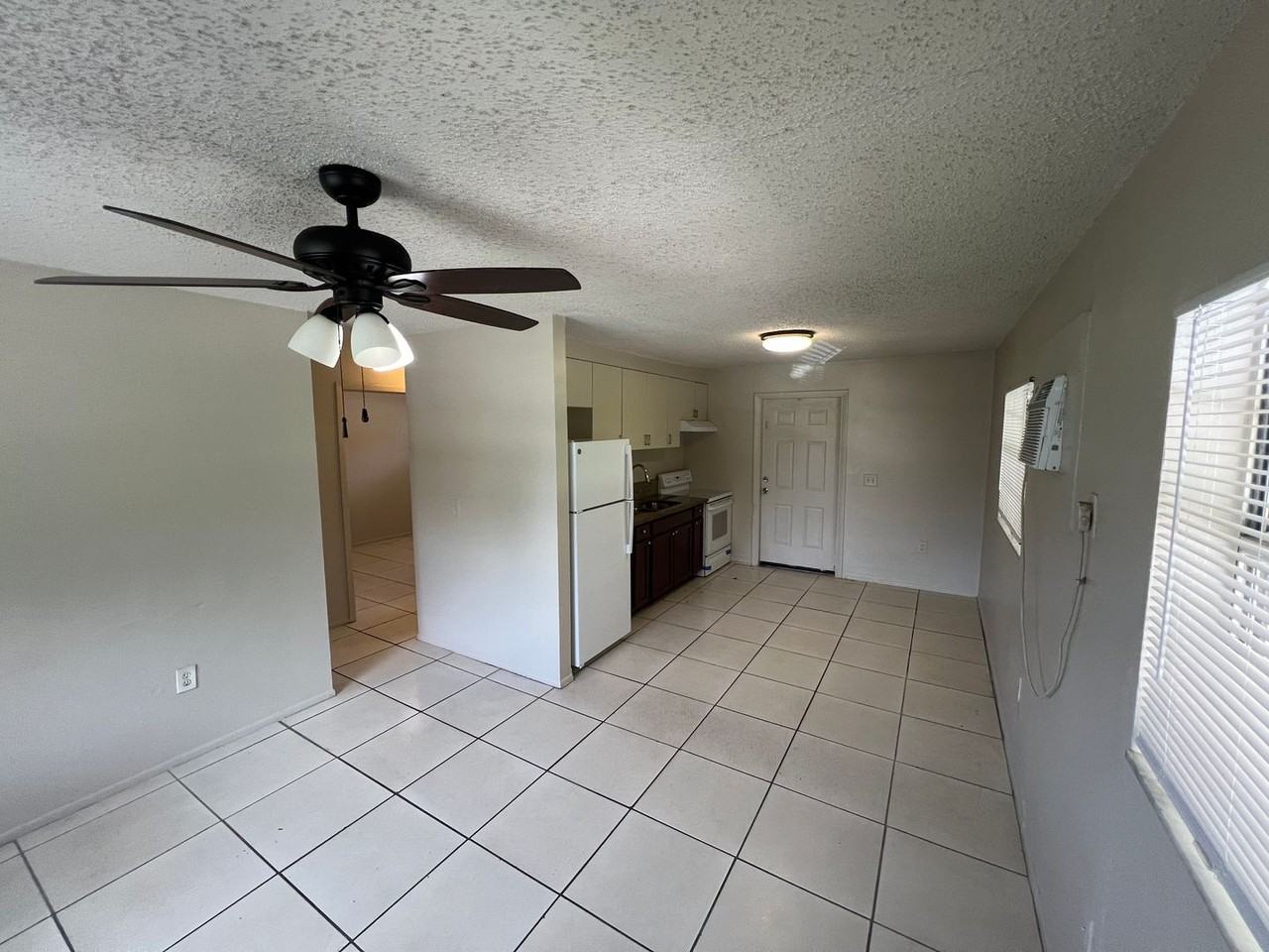 1057 Alderman St - Photo 3 of 10